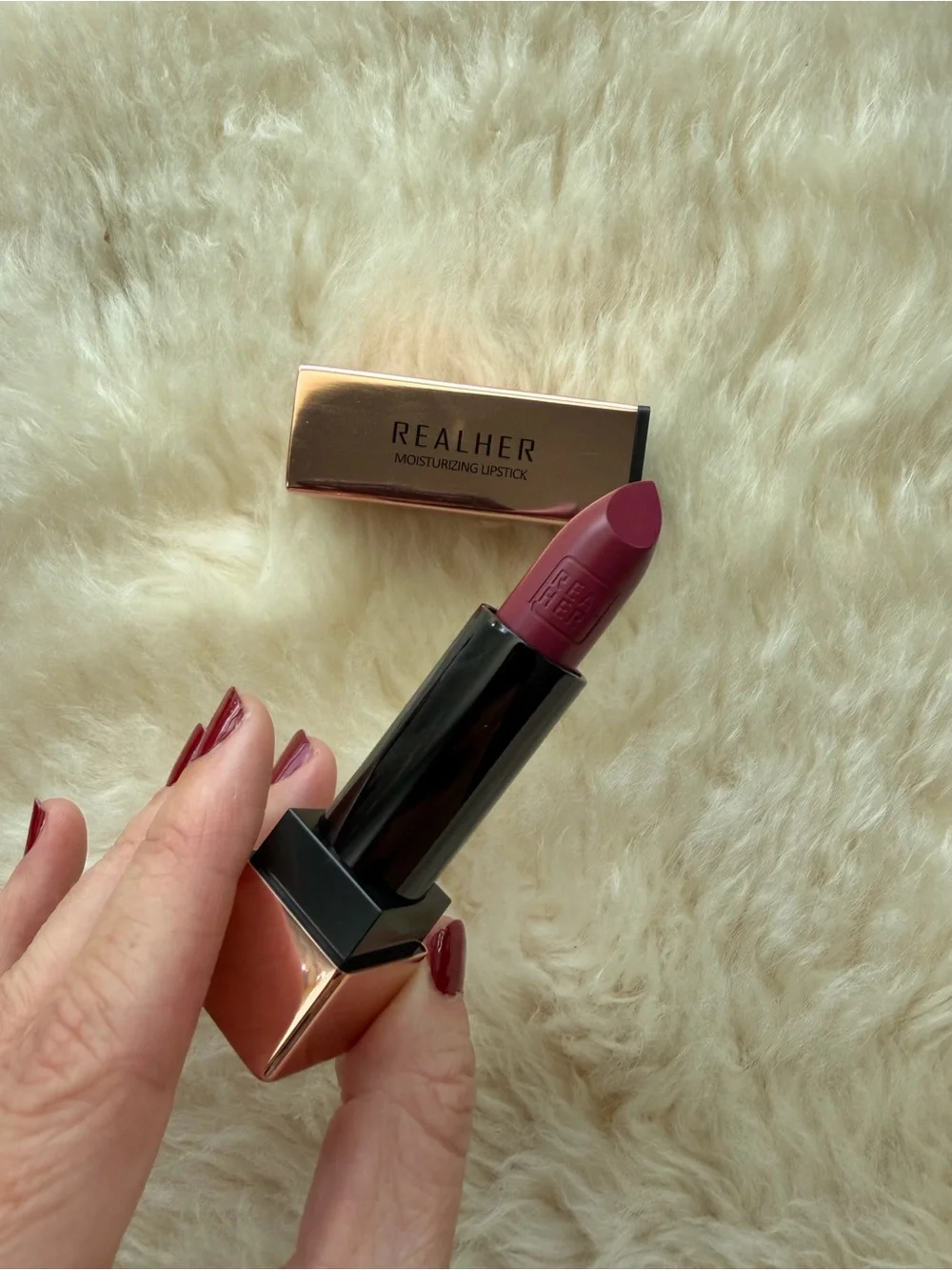 REALHER Moisturizing Lipstick — Plum